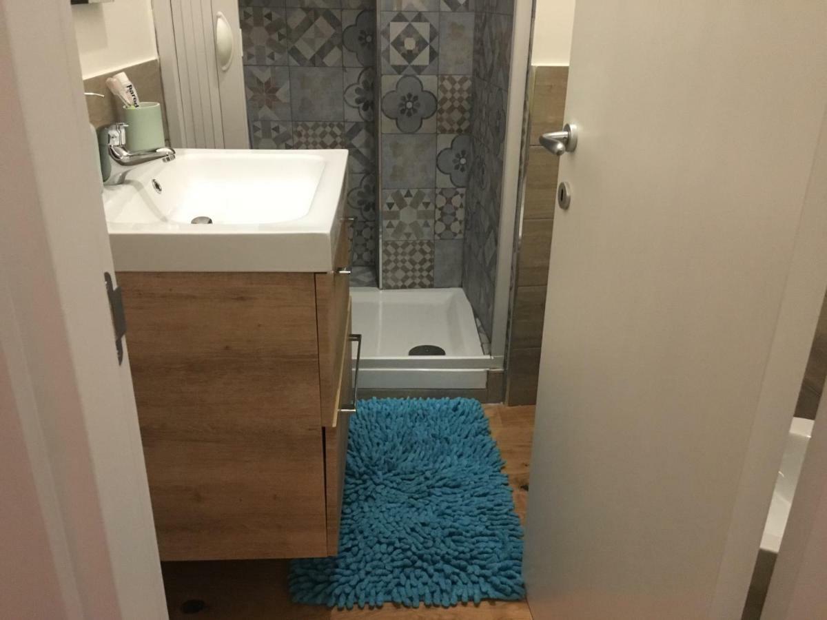 Casa "G&G Pignasecca" Apartment Наполи Екстериор снимка