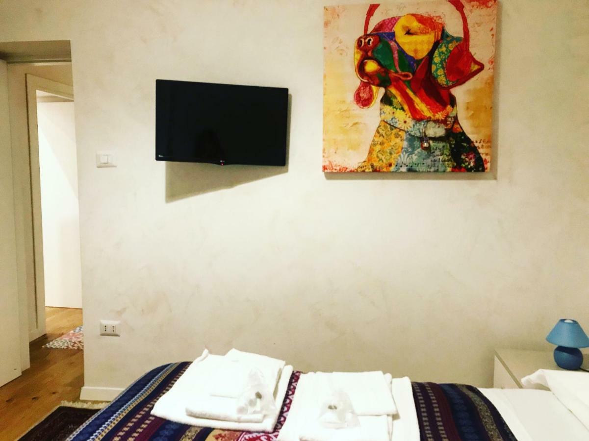 Casa "G&G Pignasecca" Apartment Наполи Екстериор снимка